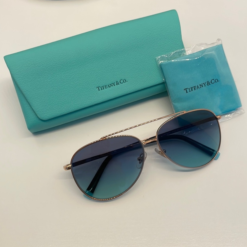 Tiffany’s Blue Lens w/ Rose Gold Frames. Like New. Barely Worn.